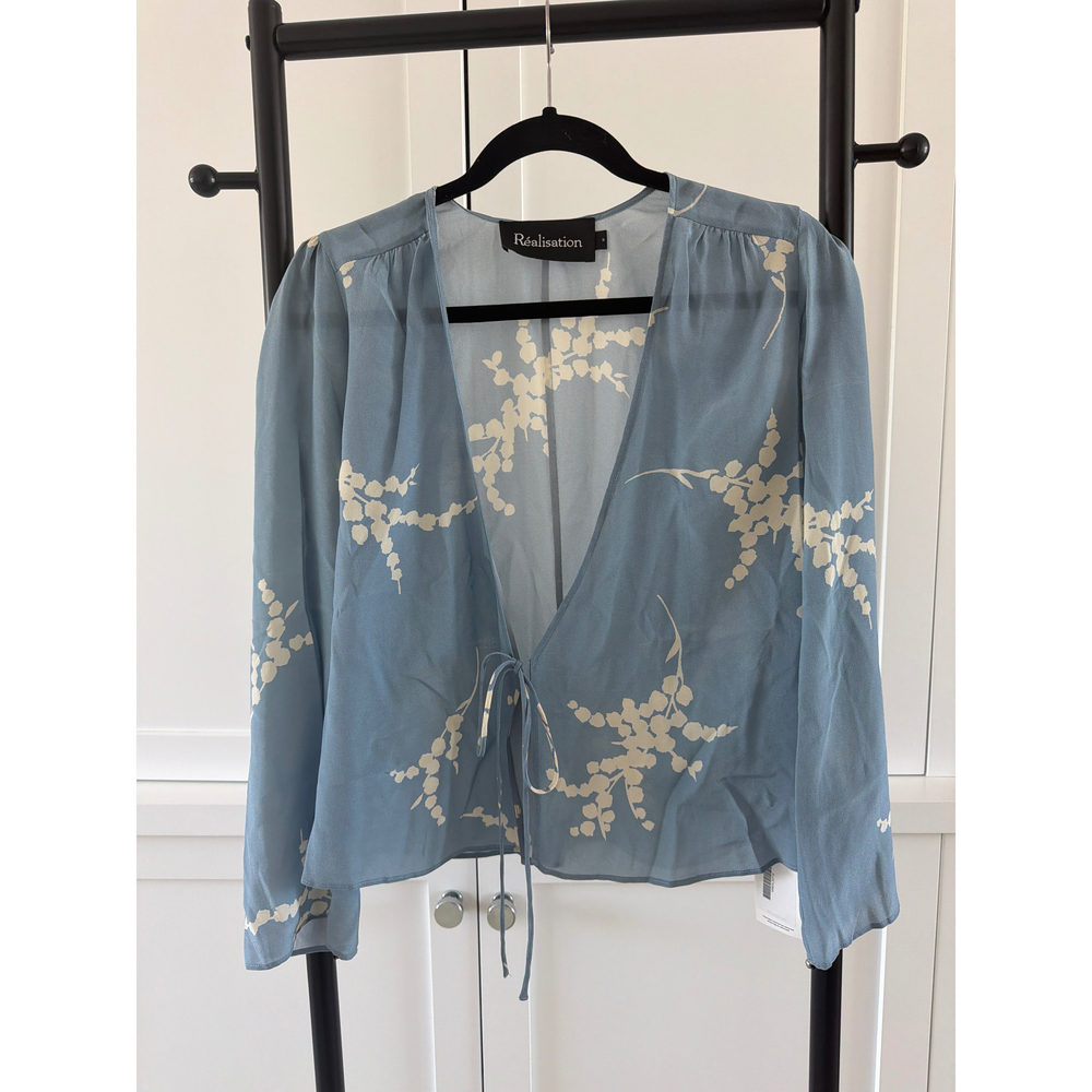 Realisation Par Blue Floral Tie Front Long Sleeve Top - Picture 1 of 3